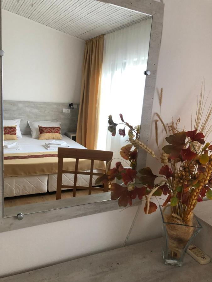 Guest Rooms Southern Nights Varvara  Exterior photo
