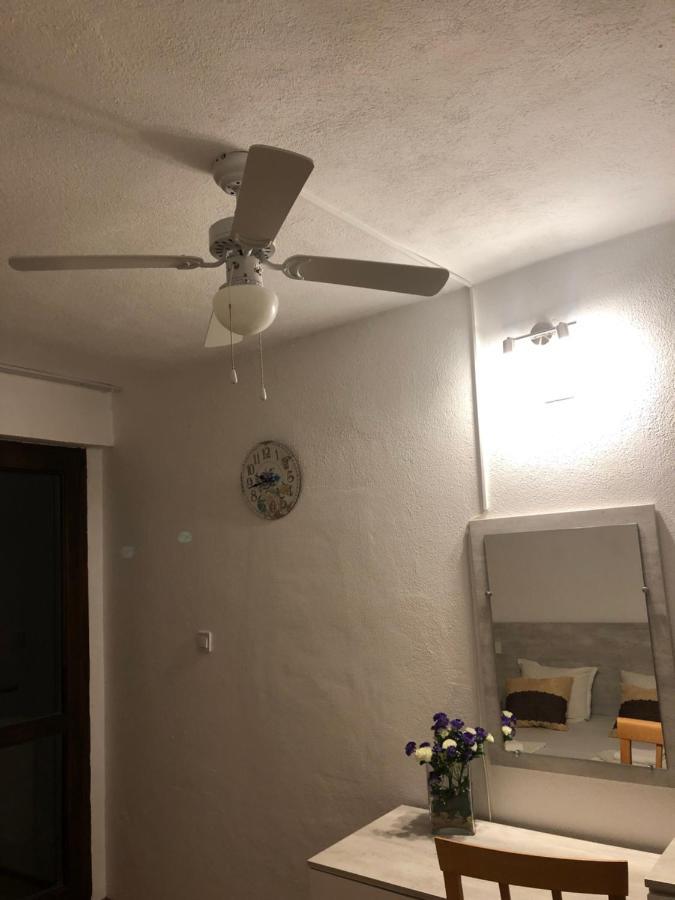 Guest Rooms Southern Nights Varvara  Exterior photo